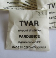 326 - ORIGINÁLNÍ SKLO TVAR PARDUBICE NA PRIM 