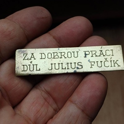 Plaketka k Hodinkám  Julius Fučík 